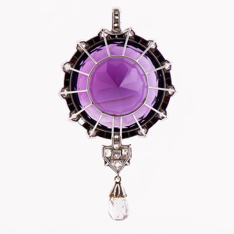A PENDANT, facetted amethyst, old and briolette cut diamonds, square cut garnets, white gold.