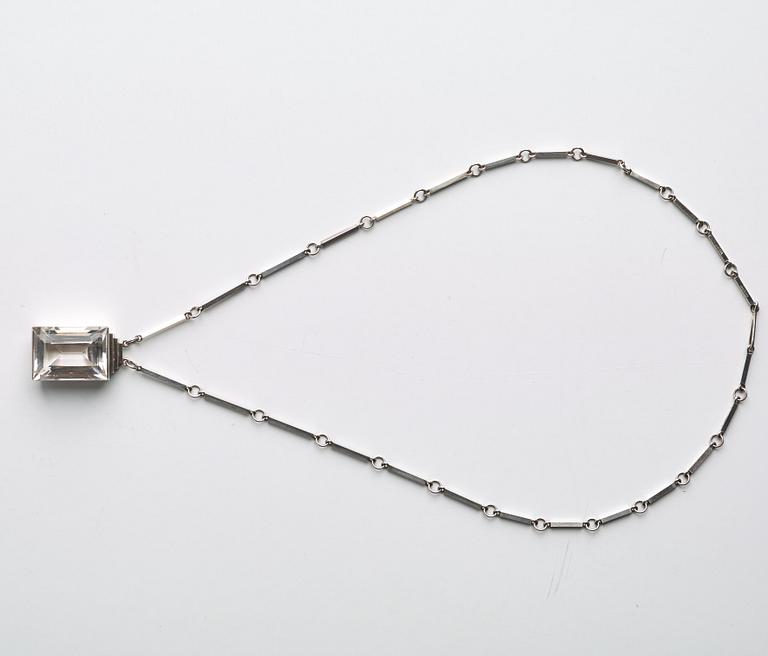 Wiwen Nilsson, A Wiwen Nilsson sterling necklace with rock crystal pendant, Lund 1944.