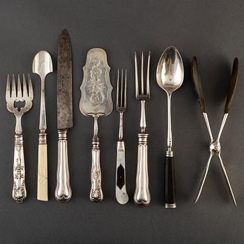 8 pieces of silver and silver plated serving cutlery, 19th and 20th century.