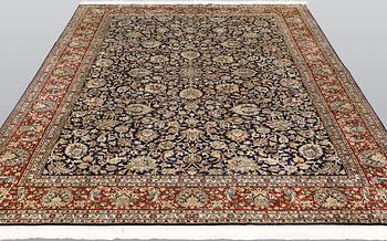 A silk Kashmir carpet, ca 280 x 188 cm.