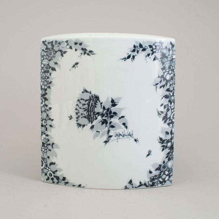 A large porcelaine vase design BJÖRN WIINBLAD for Rosenthal Studio Line, Germany, 20th century.