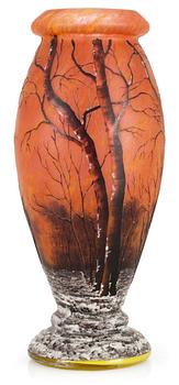 1053. An art nouveau Daum glass vase, Nancy, France.