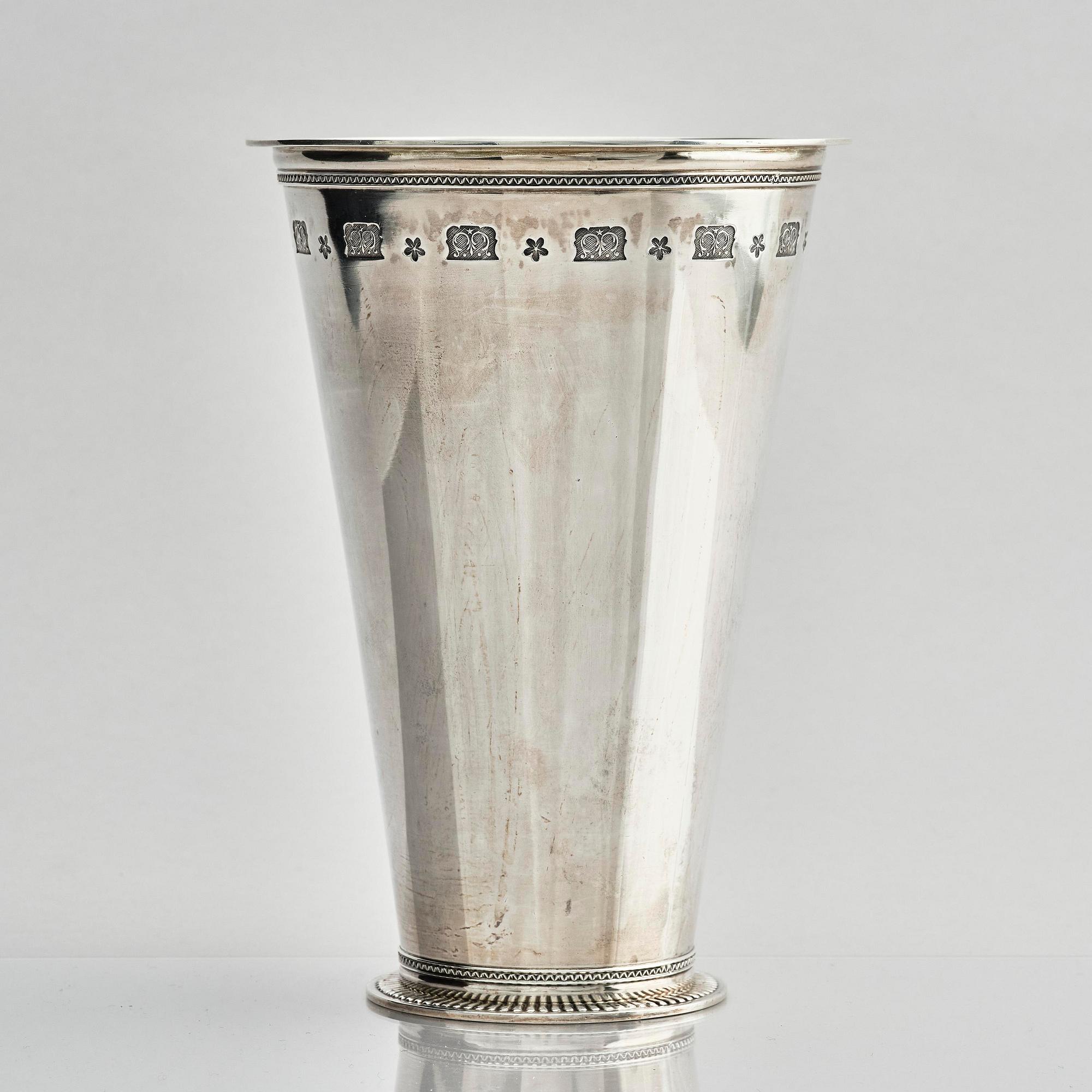 Wiwen Nilsson, bägare, delvis förgyllt sterling silver, "Bysantinska modellen", Lund 1941.
