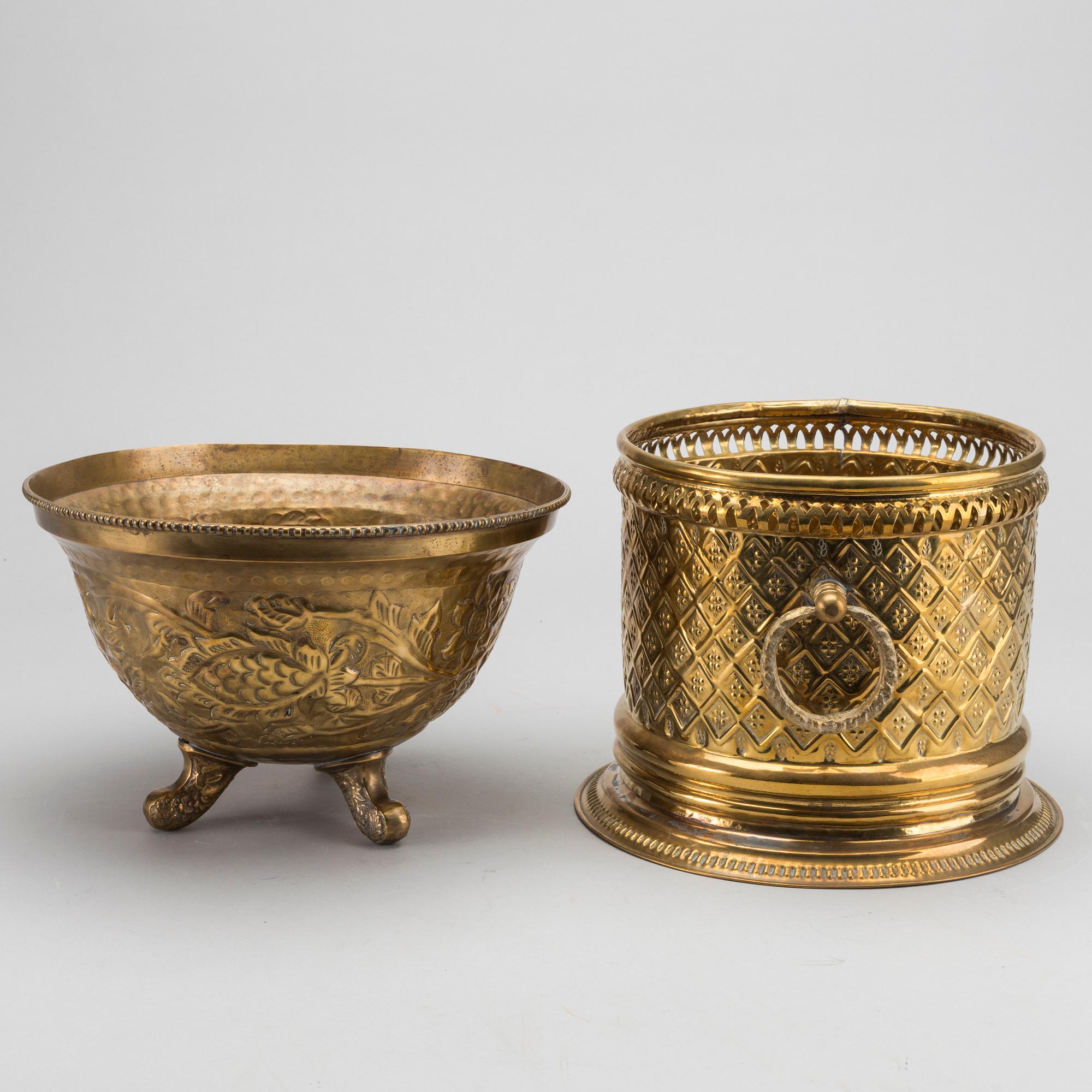 YTTERFODER, 2 st , MÄSSING, 1900-TAL.