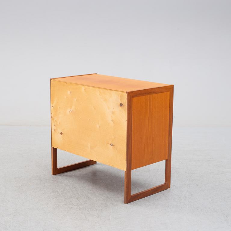 A 1950s/1960s sideboard/cabinet.