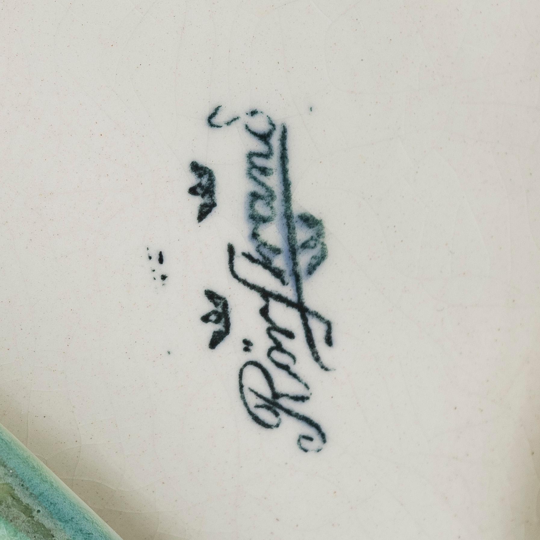 Musteteline, keramiikkaa, Rörstrand, 1900-luvun alku.