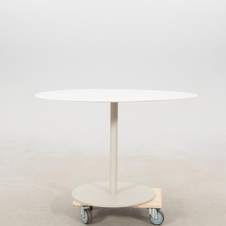 Morten Voss, dining table "MV 60", Fritz Hansen 2007.