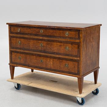 A late Gustavian chest of drawers, around 1800.