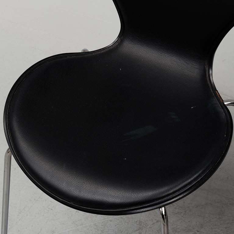 ARNE JACOBSEN, stolar, 4 st, "Sjuan", Fritz Hansen, Danmark, 2016.