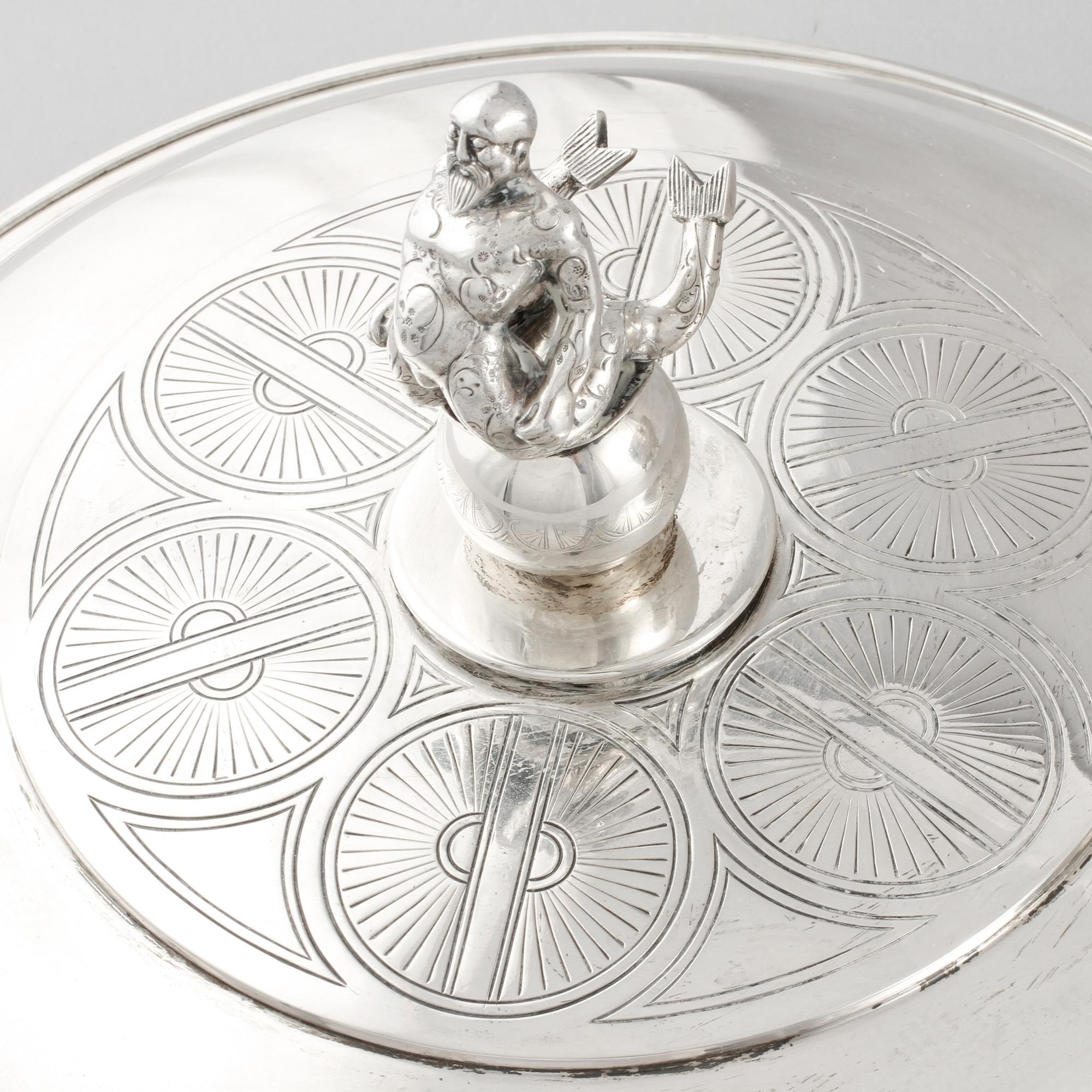 TERRIN, silver, Statens Hantverks och Konstindustriskola, Oslo, 1900-talets första hälft. Vikt ca 3047 g.