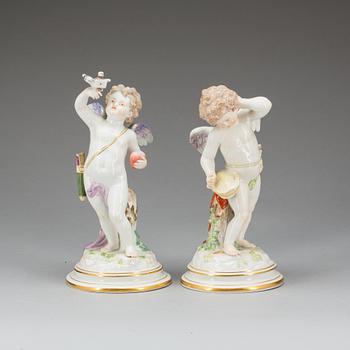 FIGURINER, porslin, ett par. Meissen.