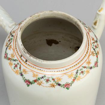 A famille rose export porcelain chocolate pot with cover, Qing dynasty, Qianlong (1736-95).