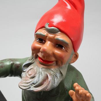 A garden gnome from Heissner in Germany, second half of the 20th century.