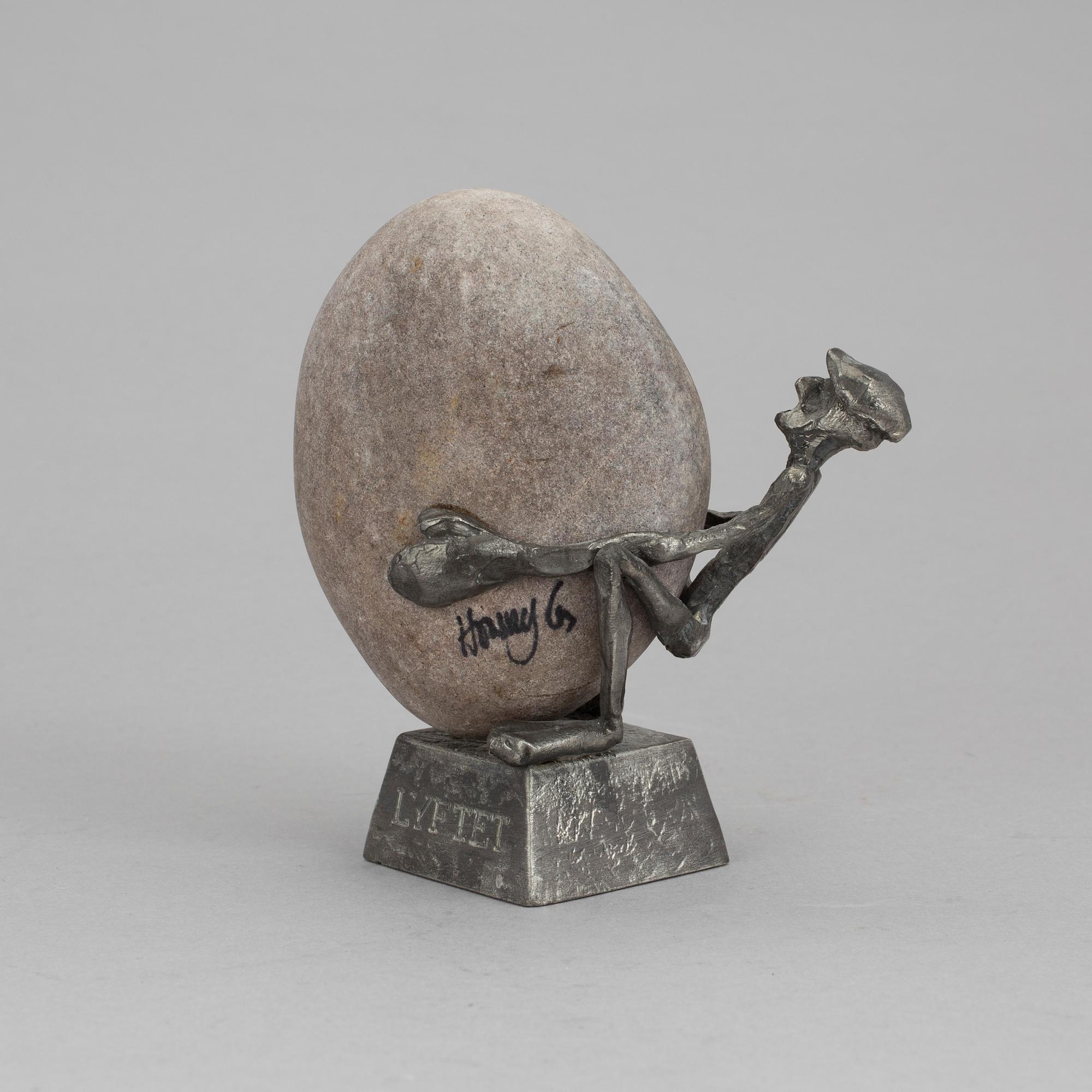 A sculpture by Henry Gustafsson.