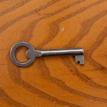 Byrå, sengustaviansk stil, omkring år 1900.