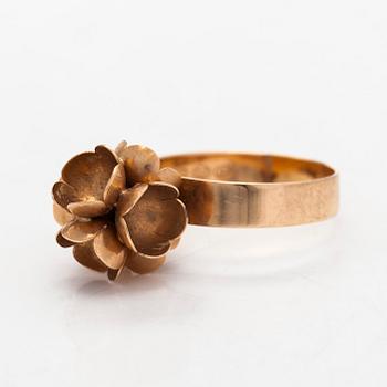 Liisa Vitali, sormus, "Kevät", 14K kultaa, Westerback, Helsinki 1971.