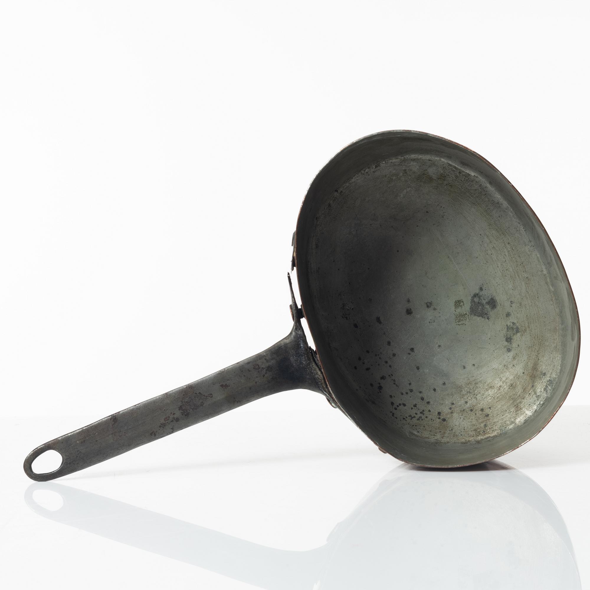 A pot from the Queen Dowager Sofia Magdalena's household, dated 1798.