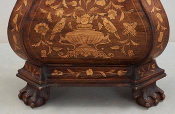 GOLVUR. Holland, 1700-talets mitt.