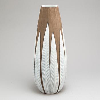 ANNA-LISA THOMSON, vase, eathenware, 'Paprika', Upsala Ekeby, third quarter of the 20th century.