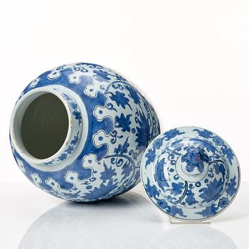 A Delft faiance jar, 18th Century.
