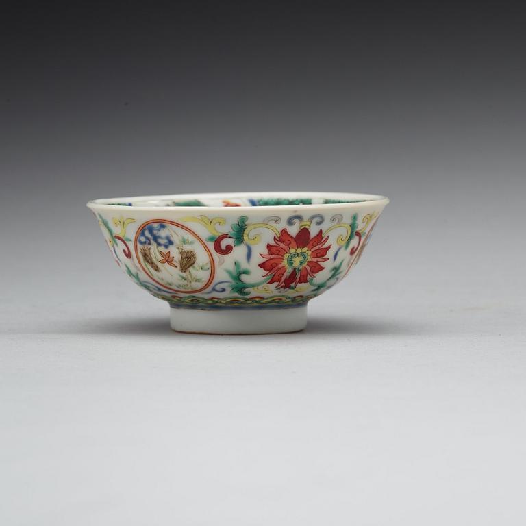 SKÅL, porslin. Qingdynastin, 1800-tal.