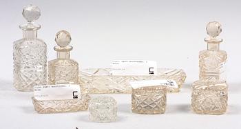 PARTI GLASFÖREMÅL, 8 delar.