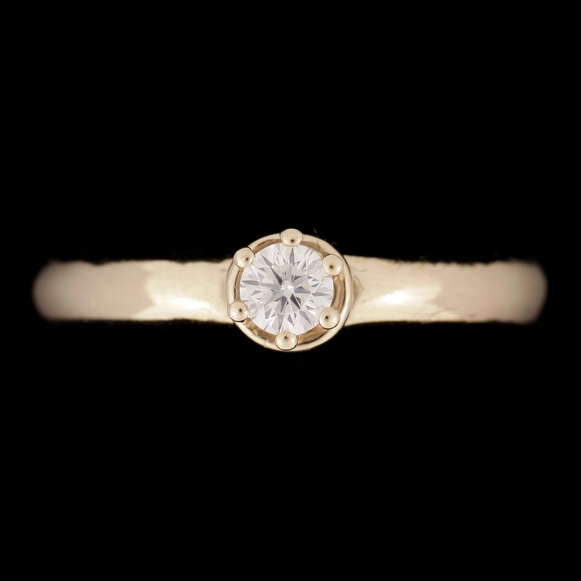 RING, 14k guld med diamant 0,13ct. Vikt ca 1,81 gram.