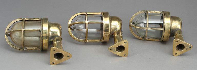 MÄSSBELYSNING, 1900-talets andra hälft. Mässing och glas.