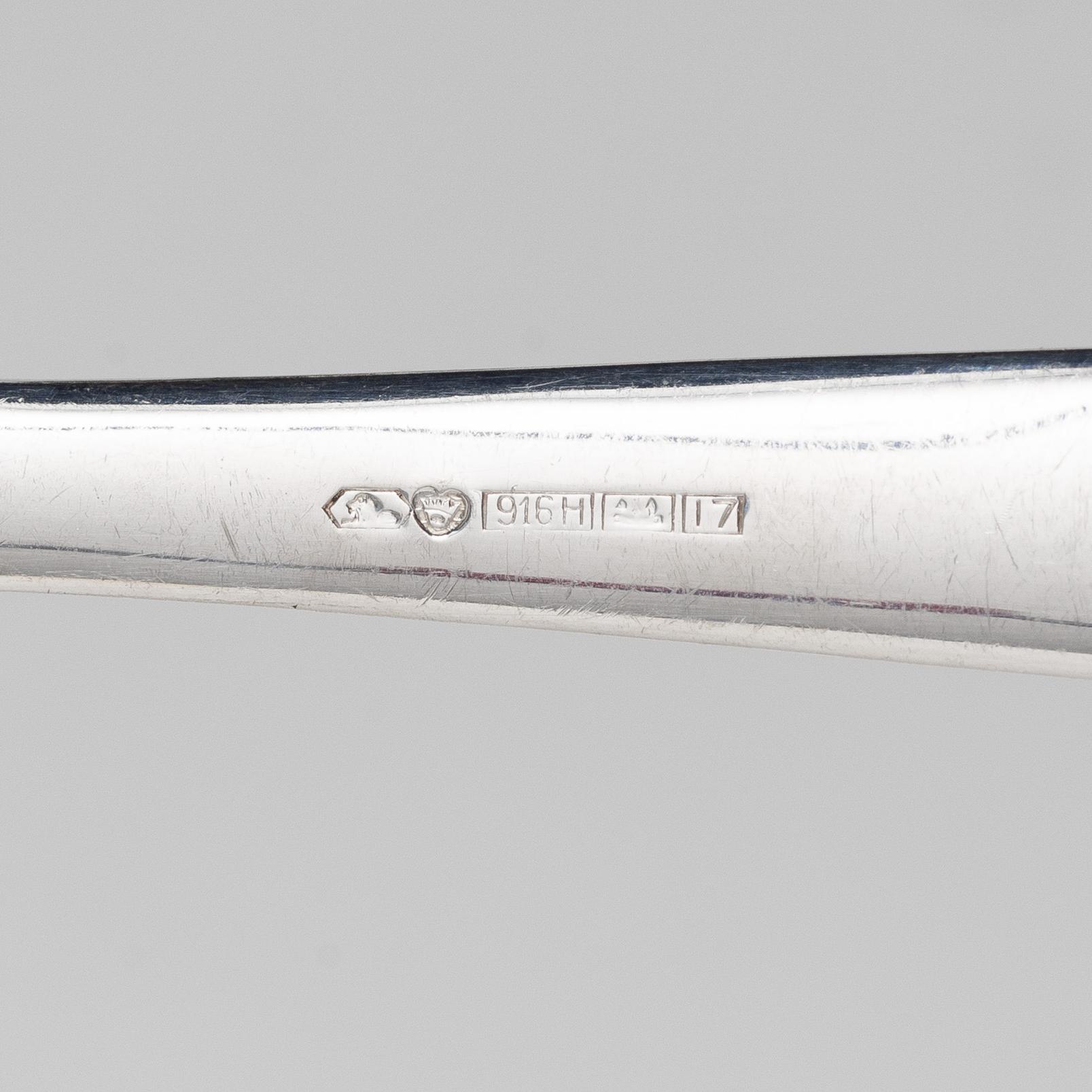 Tapio Wirkkala, A Finnish silver cutlery set, "Tapio", Kultakeskus Oy, Hämeenlinna, 1962-1990 (50 pieces).