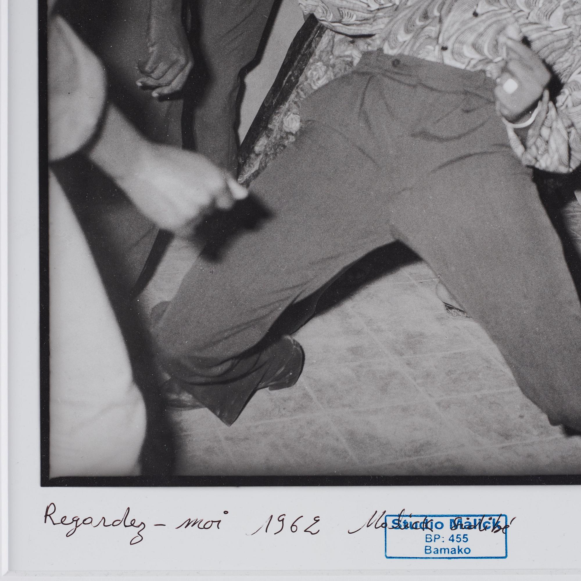 Malick Sidibé, "Regardez-moi", 1962.