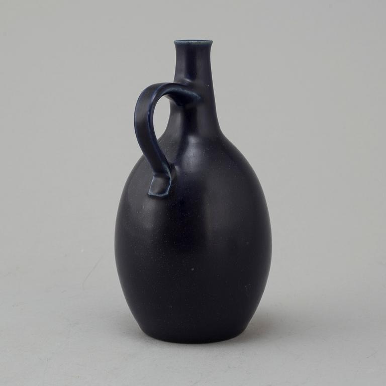 A stoneware vase by Erich & Ingrid Triller, Tobo, signed, 1950's/60's.