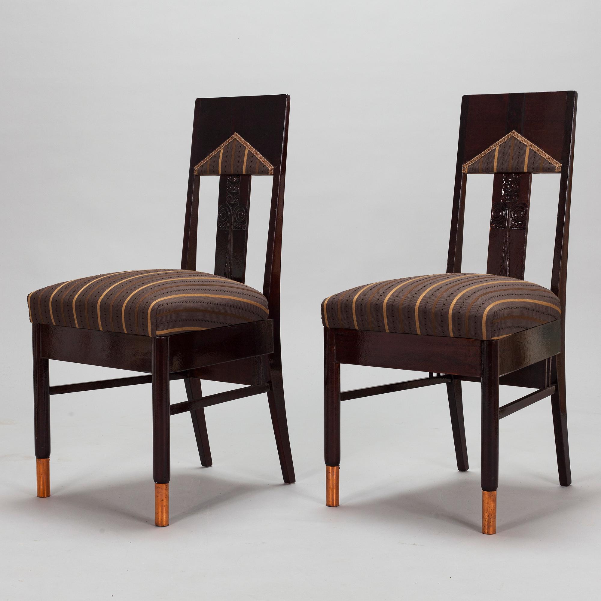 Bernhard Häkli, A Finnish Jugend table and six chairs, Vihdin Puuseppäin Huonekaluliike 1911.