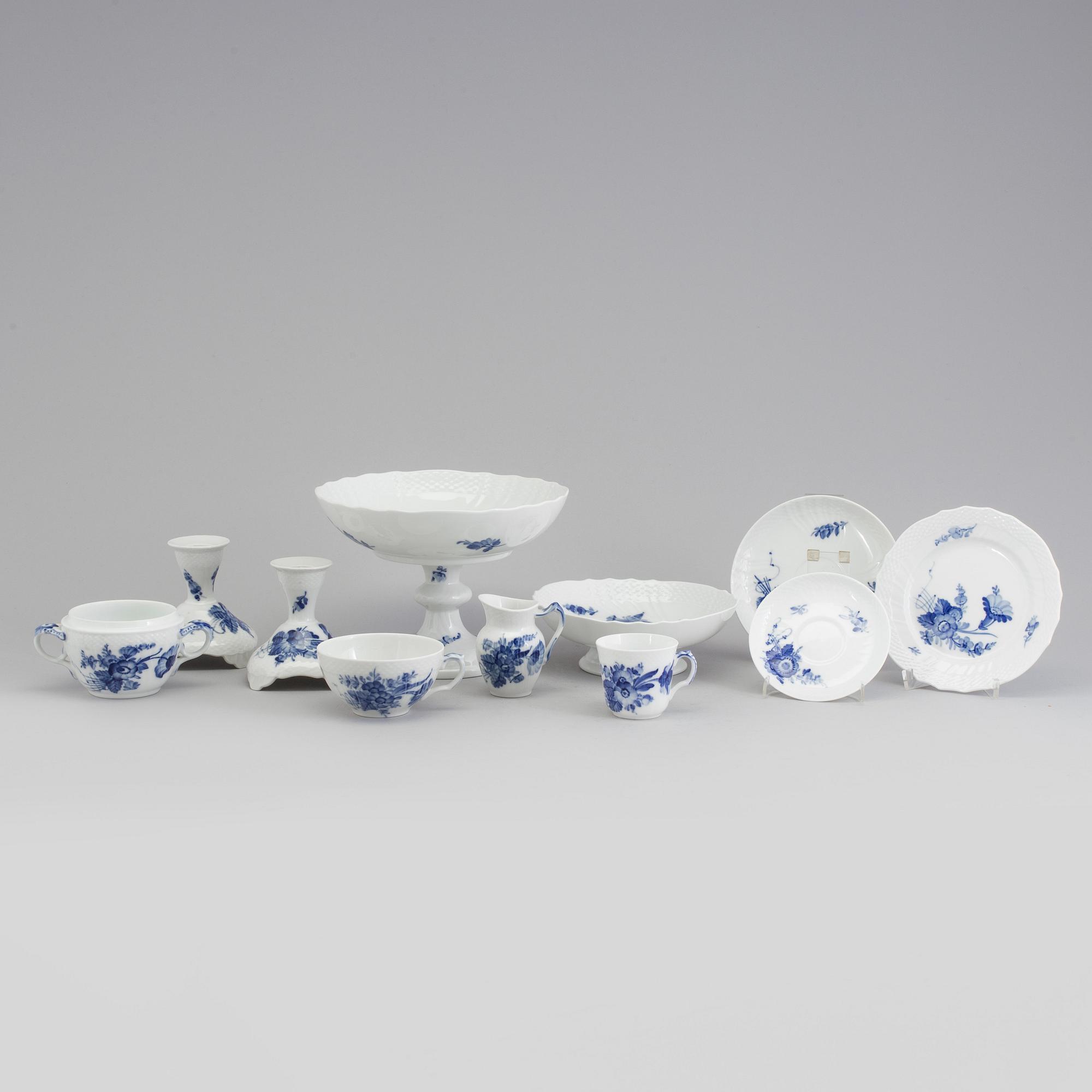MOCCA/TESERVIS, 23 delar, porslin, "Blå blomst", Kunglig Dansk, 1900-talets andra hälft.