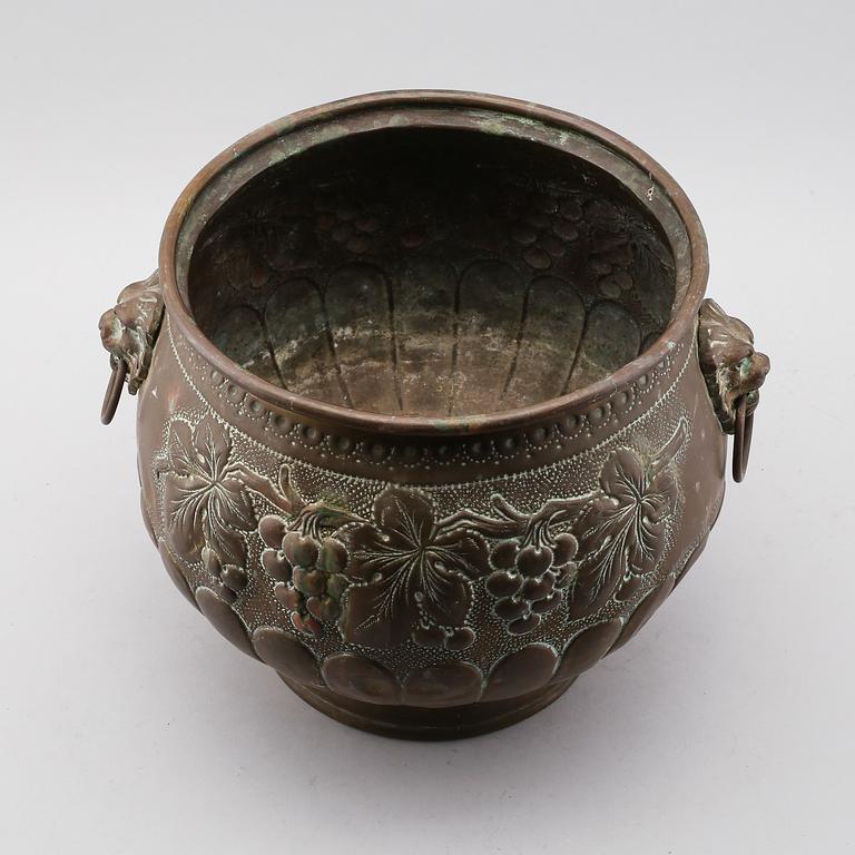 YTTERFODER, mässing, 1800-talets första hälft.