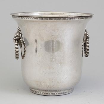 A silverplated champagnecooler, 20th century.