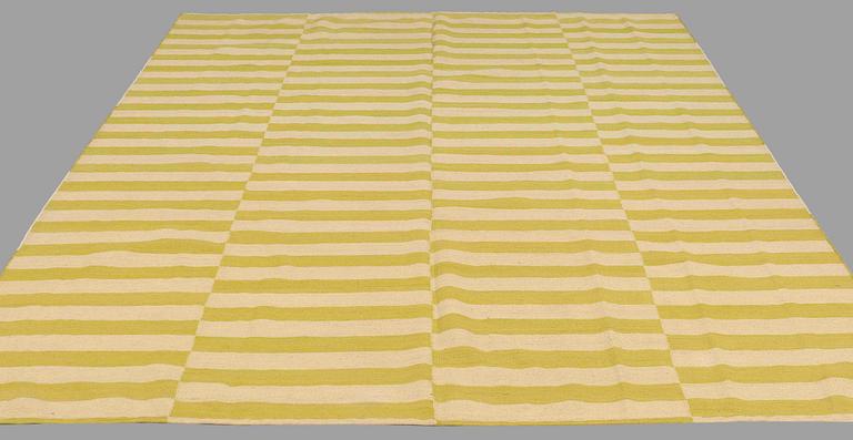 MATTA, slätväv, ca 287 x 250 cm.