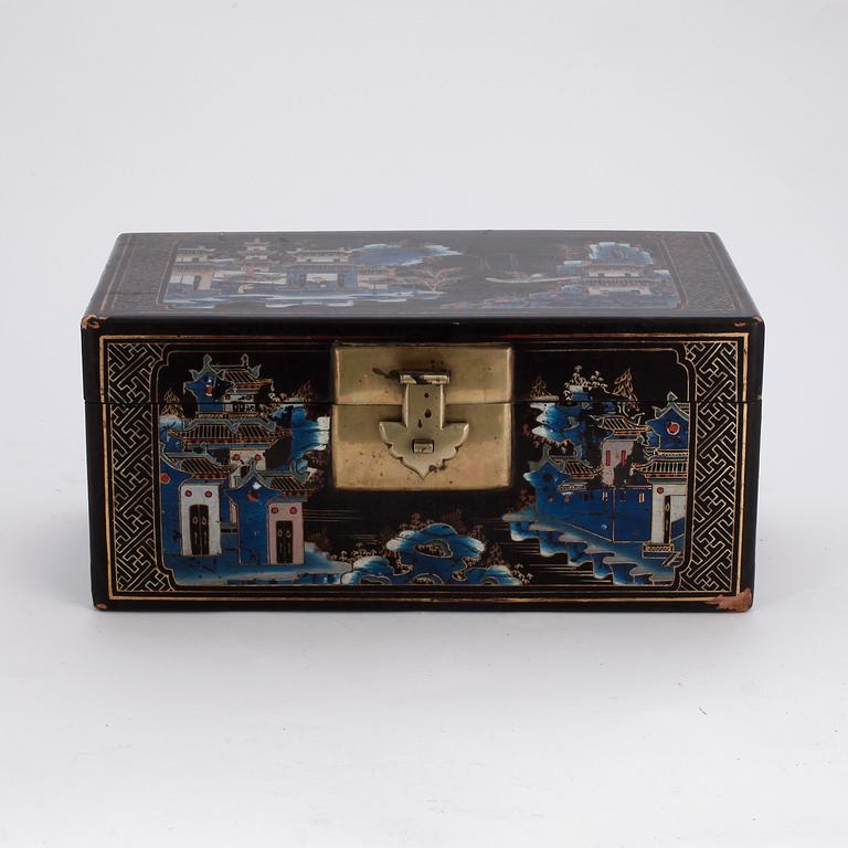 LACKSKRIN, bemålat, Kina, 1900-tal.