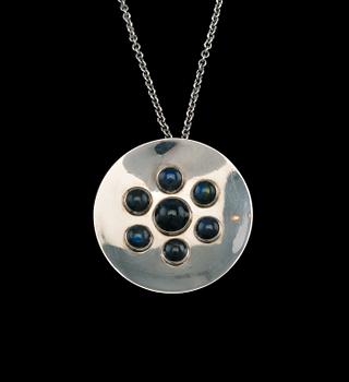 327. Eino Lounassalo, A PENDANT, silver with spectrolite, Helsinki 1964. Weight 42,9.