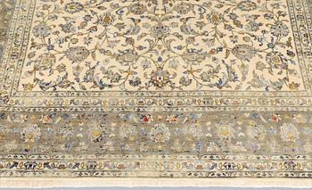 A Keshan rug, approx. 293 x 198 cm.
