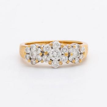 RING 18K gold and whitegold brilliant-cut diamonds approx 0,70 ct in total.