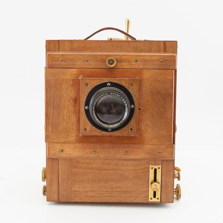 Box Camera/Large Format Camera, Early 20th Century.