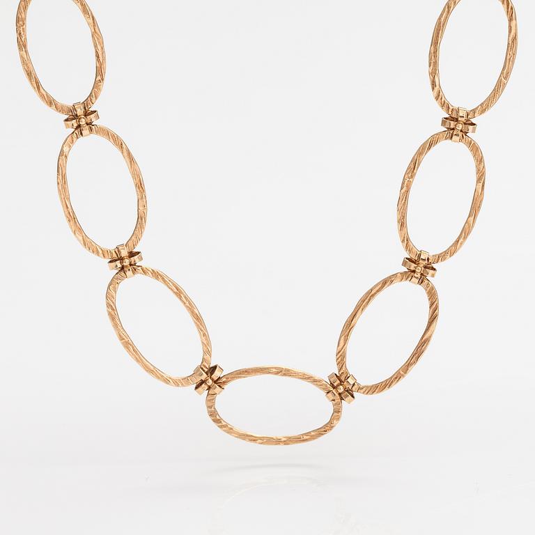 Elis Kauppi, A 14K gold necklace and bracelet. Kupittaan kulta, Turku.