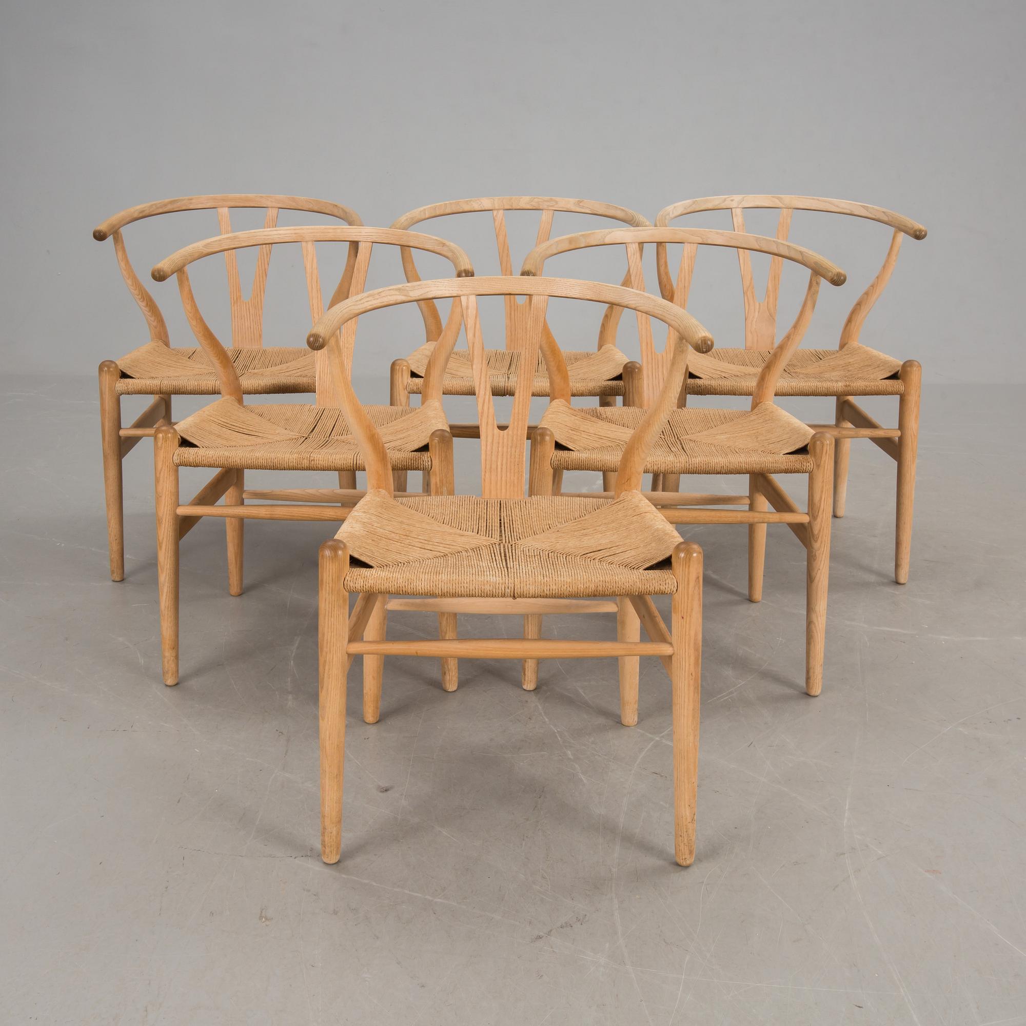 KARMSTOLAR, 6, "Y-stolen", Hans J Wegner, etikettsmärkt Carl Hansen & Søn, Møbelfabrik Odense. 1970-tal.