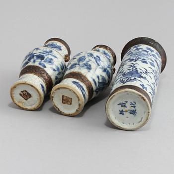 VASER, 3 st, porslin, Kina, 1900-tal.