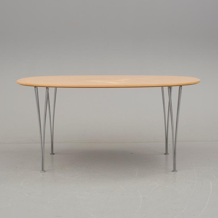 BORD, "Superellips", Bruno Mathsson och Piet Hein, för Fritz Hansen, 2000.