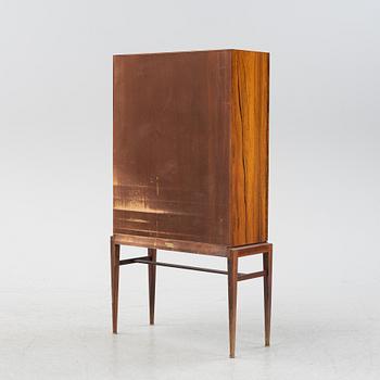 Svante Skogh, vitrinskåp, "Cortina", Seffle Möbelfabrik, formgivet omkring 1956.