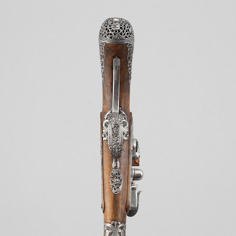 Flintlock pistol, signed Ivan Garatto. Brescia 17th century.
