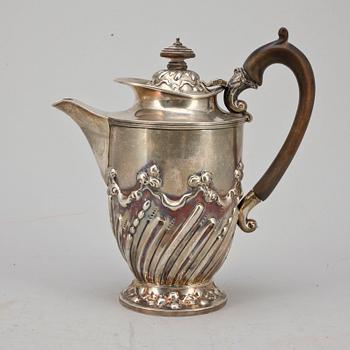 KAFFEKANNA, silver, John Aldwinckle & Thomas Slater, London, England, 1894. Total vikt ca 413 g.