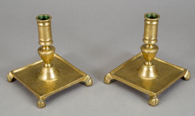 LJUSSTAKAR, ett par, mässing, 1800/1900-tal.