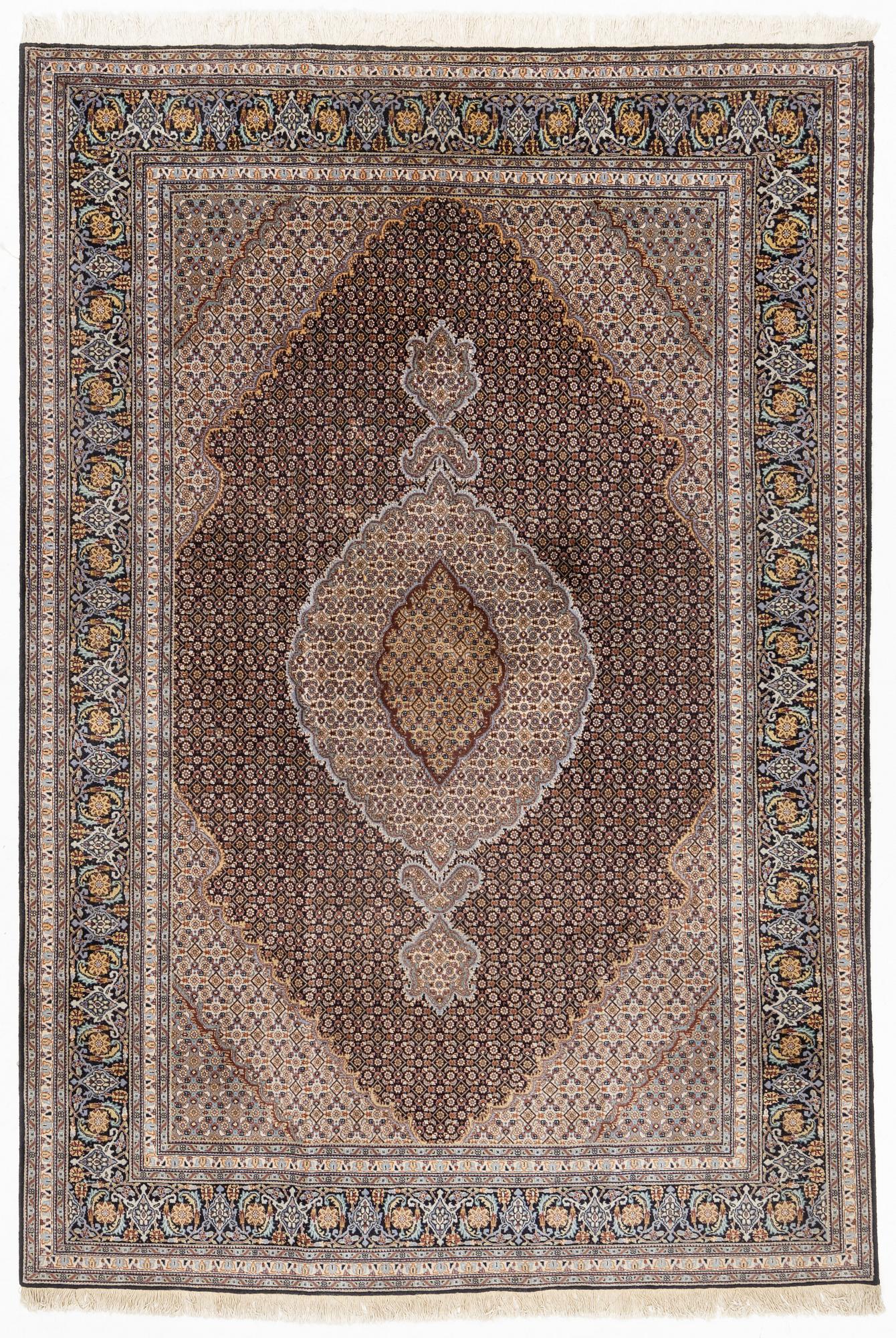 Matta, Täbris part silk, s.k. Mahi, ca 300 x 205 cm.